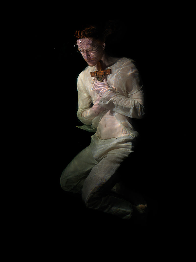 Underwater study underwater in clear light with quiet eddies